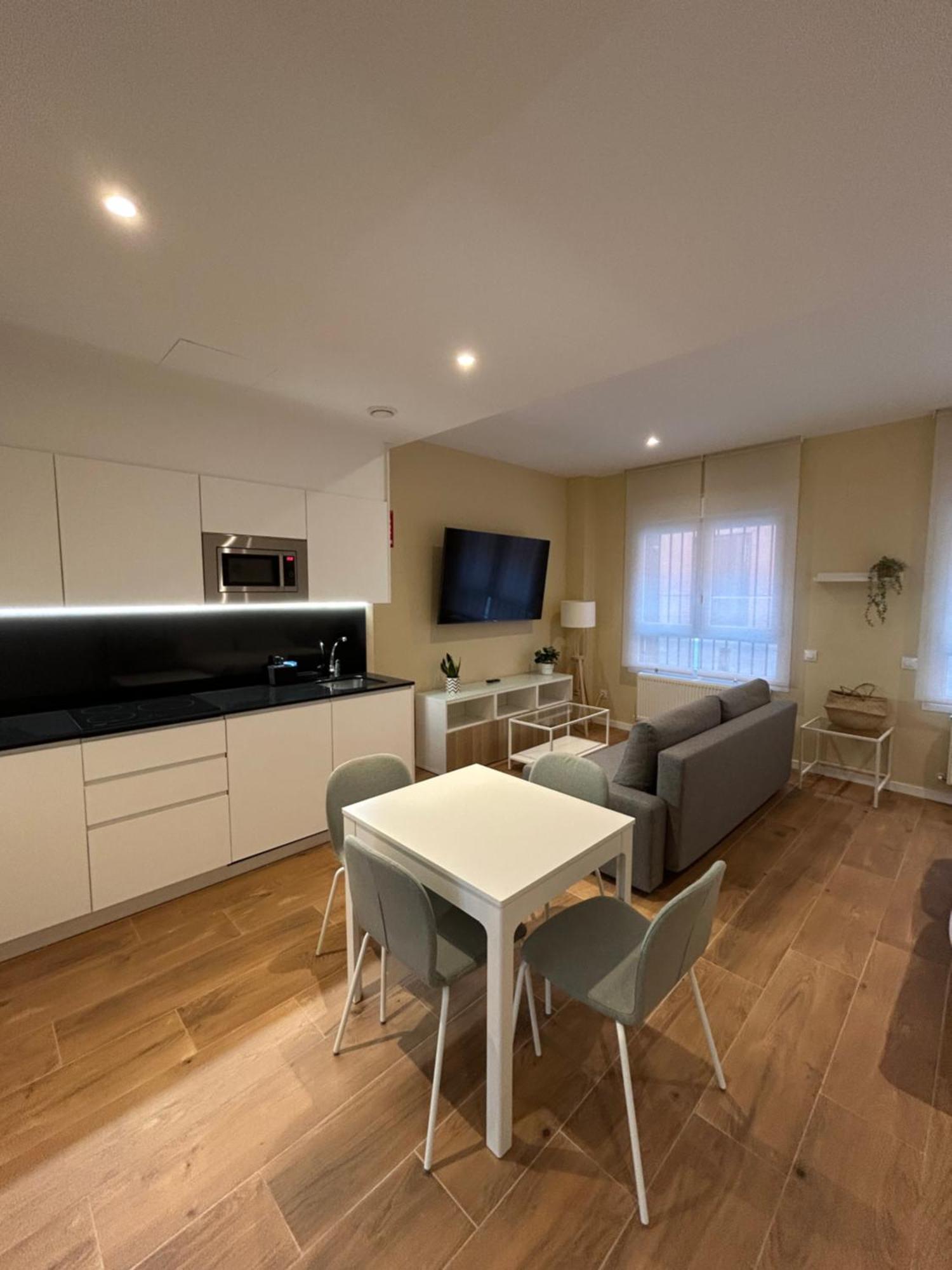 מדריד Apartamentos Turisticos Aeropuerto Barajas מראה חיצוני תמונה