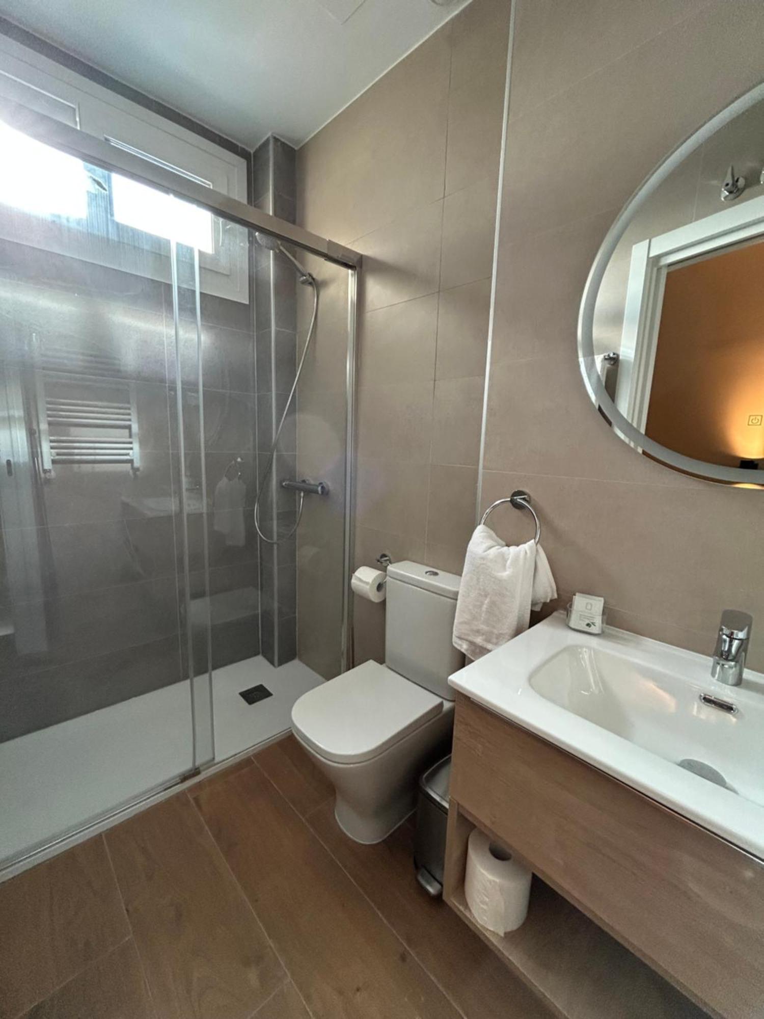 מדריד Apartamentos Turisticos Aeropuerto Barajas מראה חיצוני תמונה