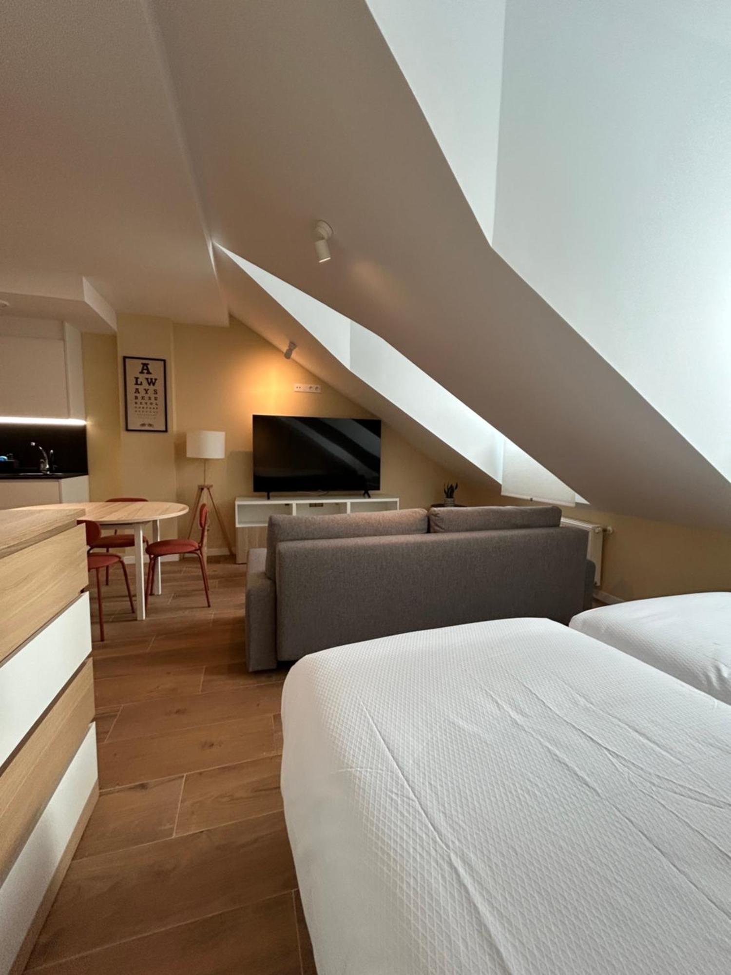 מדריד Apartamentos Turisticos Aeropuerto Barajas מראה חיצוני תמונה