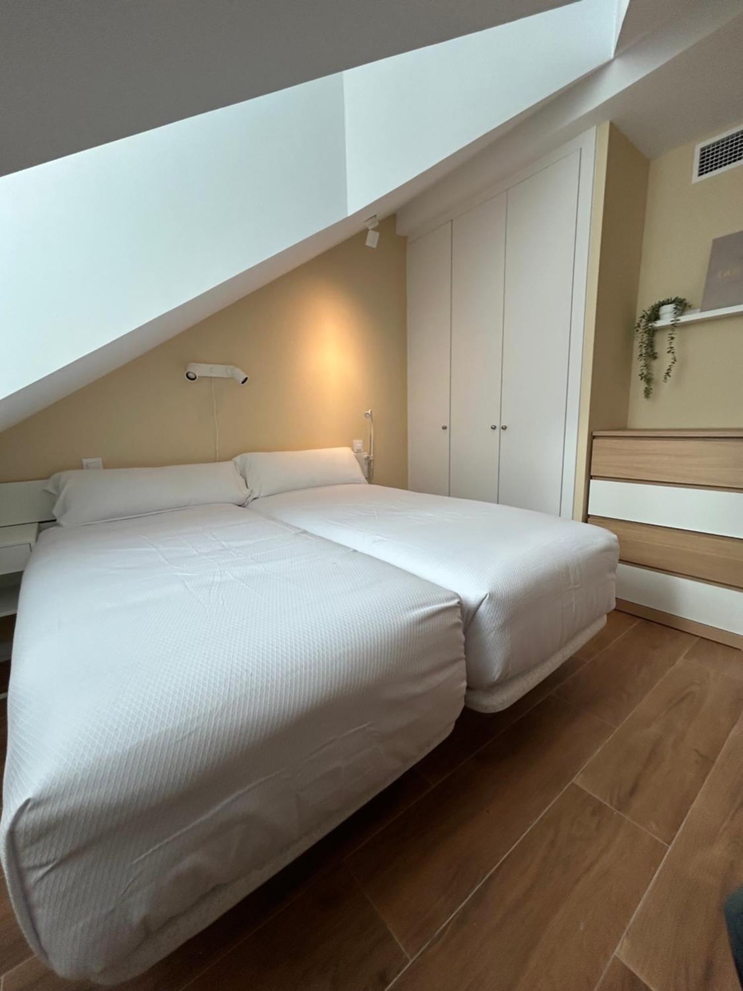 מדריד Apartamentos Turisticos Aeropuerto Barajas מראה חיצוני תמונה